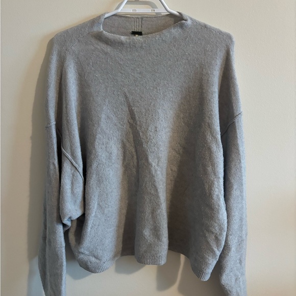 Free people - Picture 1 of 2